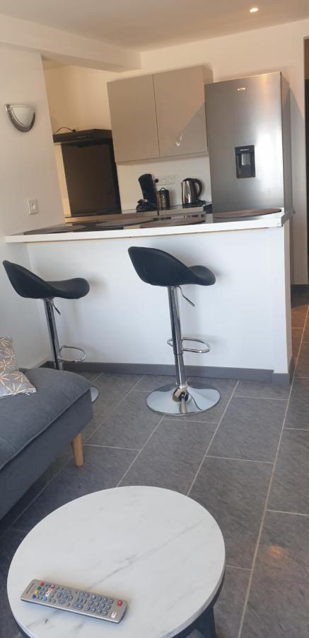 Au Panorama F3 2 Chbres Apartment ลาโปเซซิยง ภายนอก รูปภาพ
